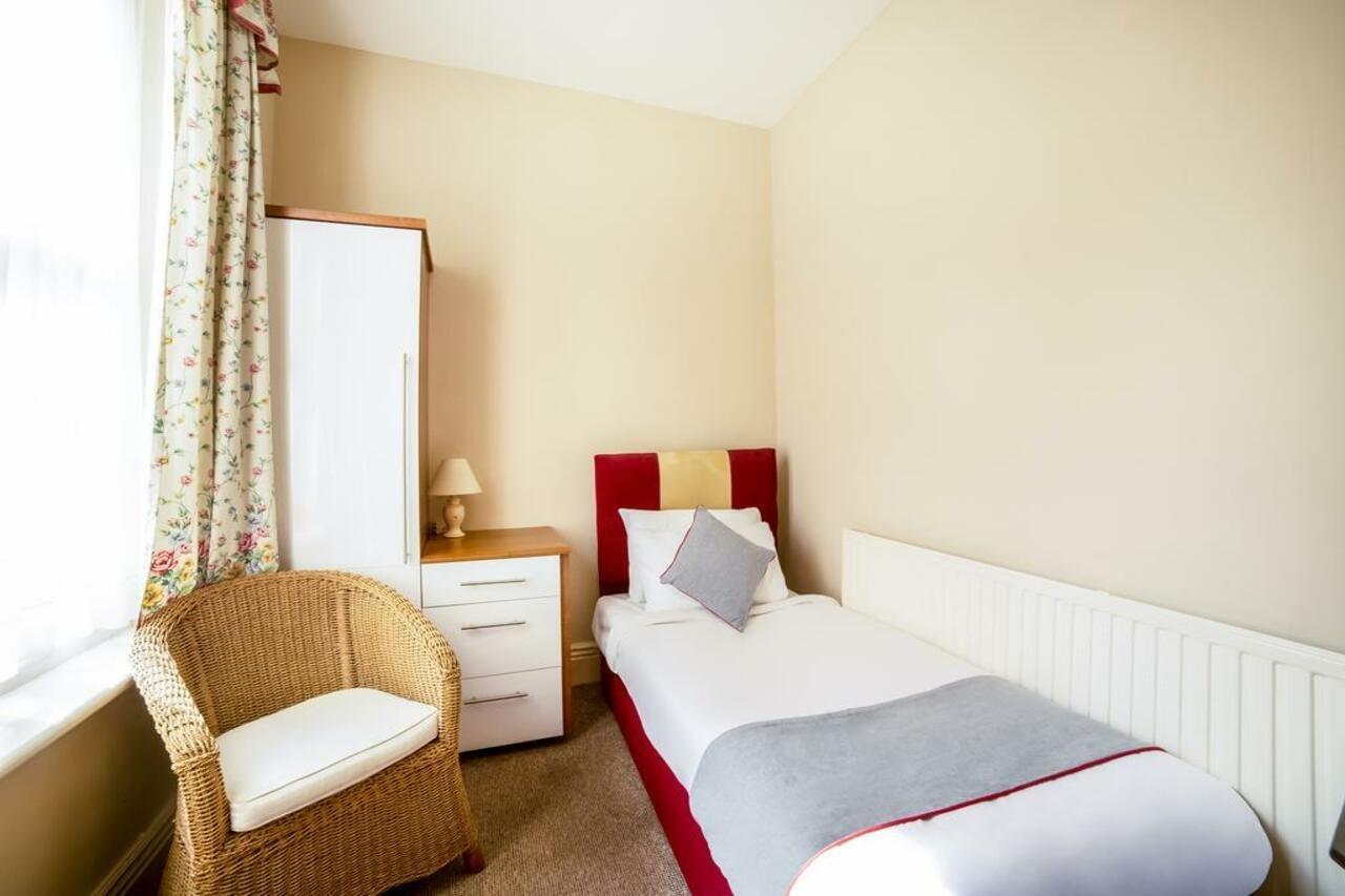 The Briary Bed & Breakfast Sheffield Bagian luar foto