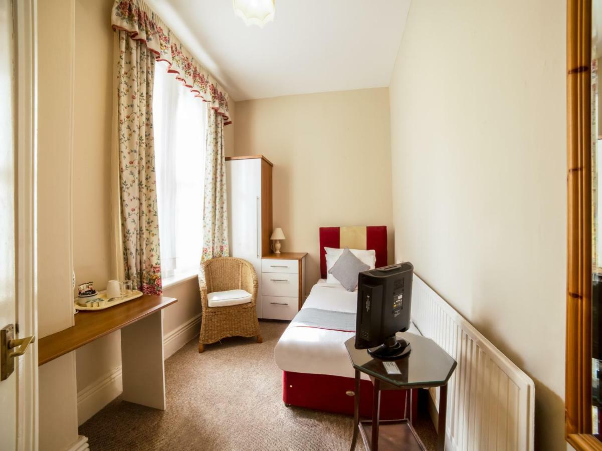 The Briary Bed & Breakfast Sheffield Bagian luar foto