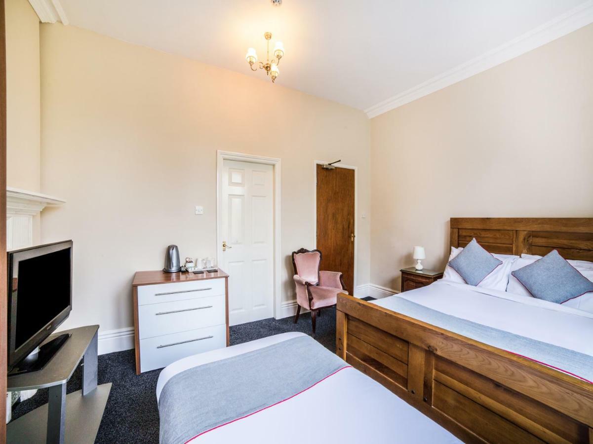 The Briary Bed & Breakfast Sheffield Bagian luar foto